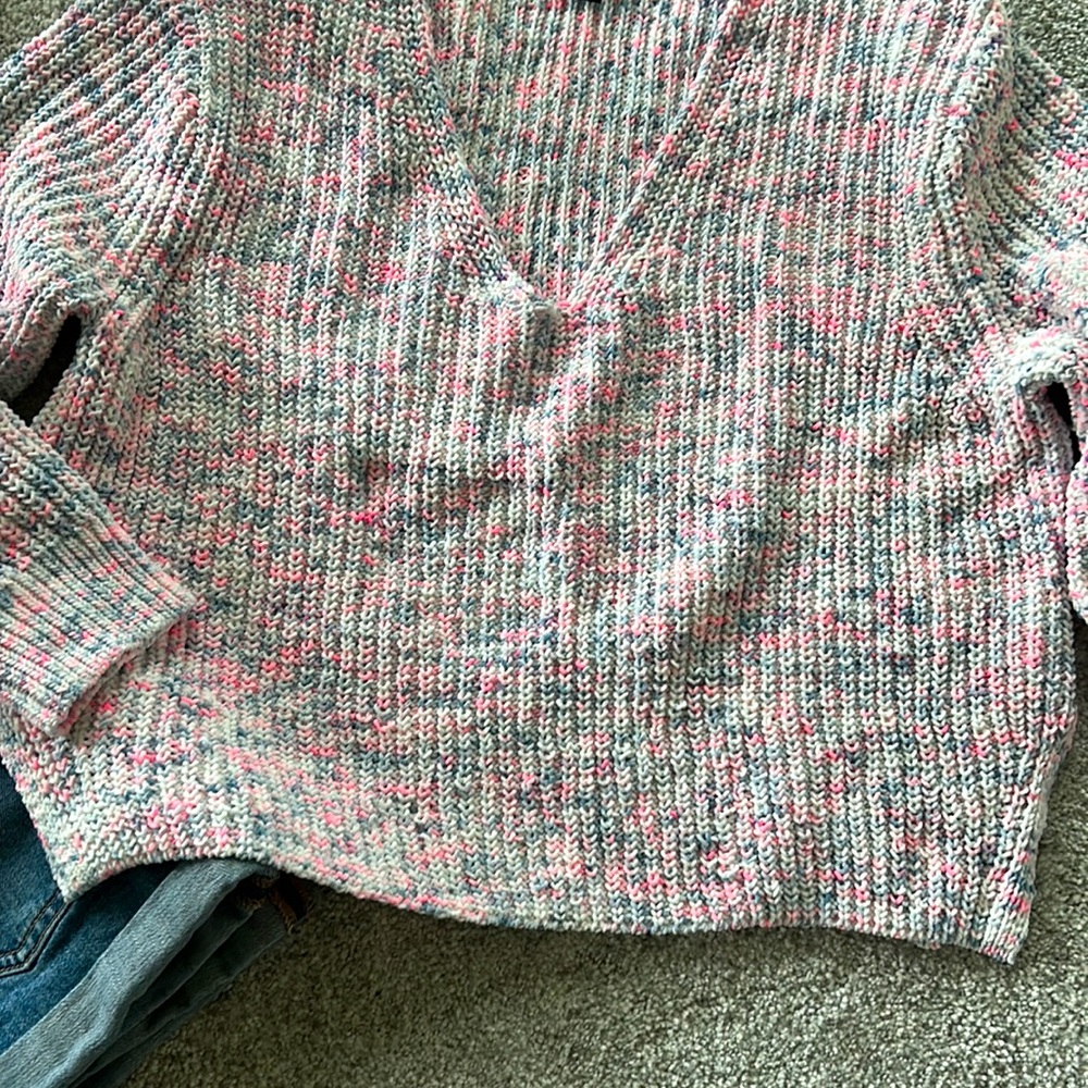 **SOLD** Express V Neck Sweater - Picture 4 of 5
